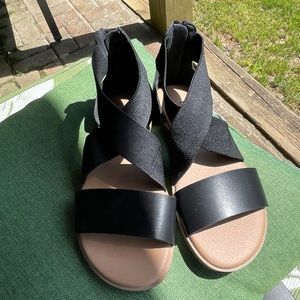 Black sandals NWT